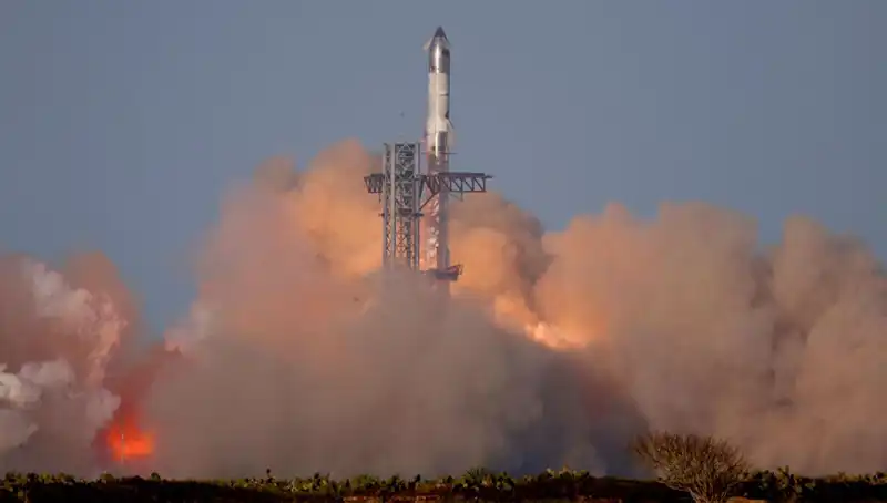 SpaceX, Starship ile 8. Uçuş Testiyle Uzay Yarışında Yeni Bir Dönem Başlatıyor