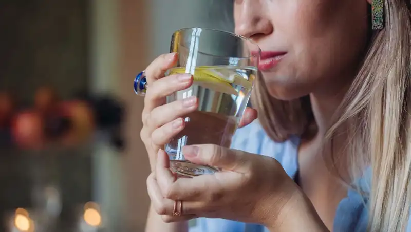 Aç Karnına Her Sabah 1 Litre Su İçmenin Sağlığınıza Etkileri