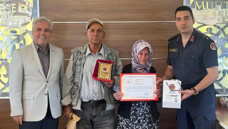 Duygulandıran Bağış: Tek Evi Jandarmaya Veren Ailenin Hikayesi