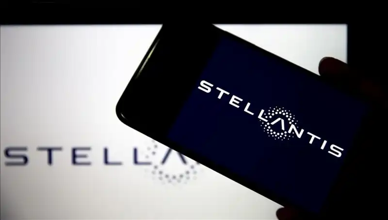 Stellantis Krizle Baş Başa: Fabrika Kapanmaları Kapıda mı?