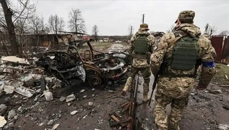 Rusya, Luhansk'ta Kontrolü Ele Geçirdi: Stratejik Bir Dönüm Noktası