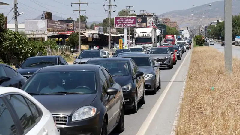 Aydın ve Muğla Uydu Kentleri Arasında 60 Kilometrelik Araç Kuyruğu!