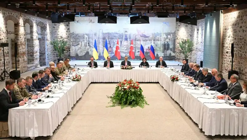 İstanbul'da Barış Zirvesi: Rus Heyeti Türkiye ile Stratejik Görüşmelerde Bulundu