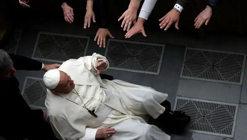 Papa Francis'in Istifası: 600 Yıl Sonra Geri Dönen Bir Tartışma