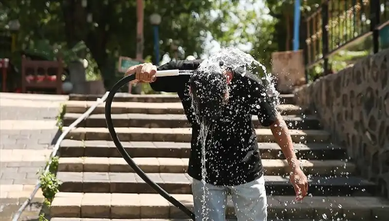 Bu Hafta Sonu Hava Bizi Kavuracak! Sıcaklık Rekorları Kırılıyor