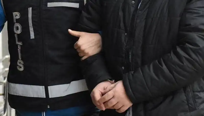 Emniyet ve TSK'da FETÖ Operasyonu: Gözaltılar ve Belgeler Ortaya Çıktı