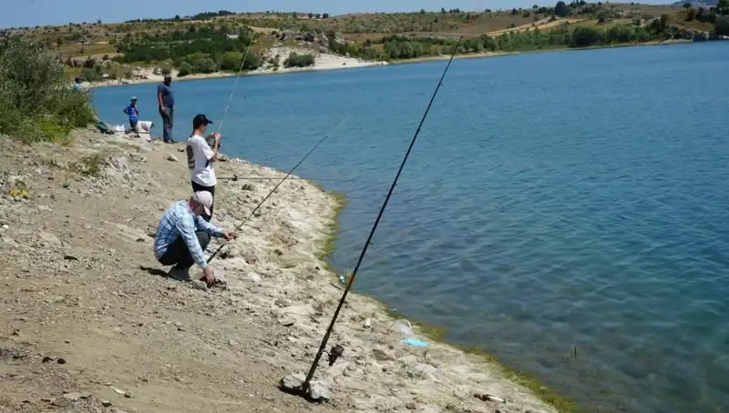 Kafesler Patladı, Vatandaşlar Baraja Akın Etti! Neler Oluyor?