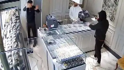 Bursa'da Kuyumcuya Soygun Girişimi: Korku Dolu Anlar Yaşandı