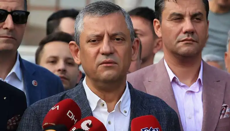 Özgür Özel'den Kritik Uyarı: "Sandığı Ortadan Kaldırmak İstiyorlar!"