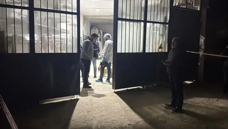 İş Yerinde Şok Edici Cinayet: Battaniye ile Örttüler!