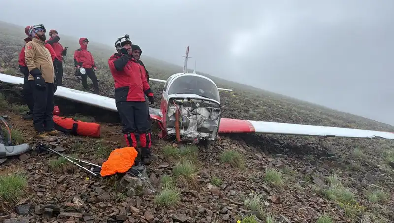 Türk Pilotun Kontrolündeki Uçak Düştü: Korkunç Kaza ve Hayatta Kalan Yolcu