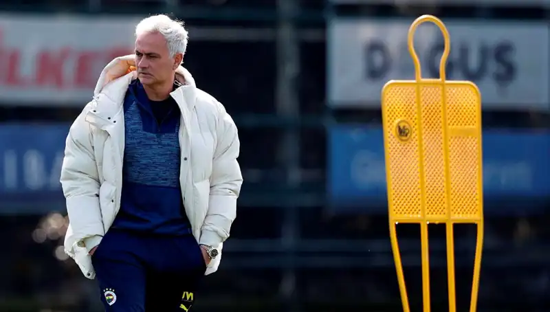 Mourinho'nun Bir Numarası Açıklandı: Futbol Dünyasında Şok Etki!