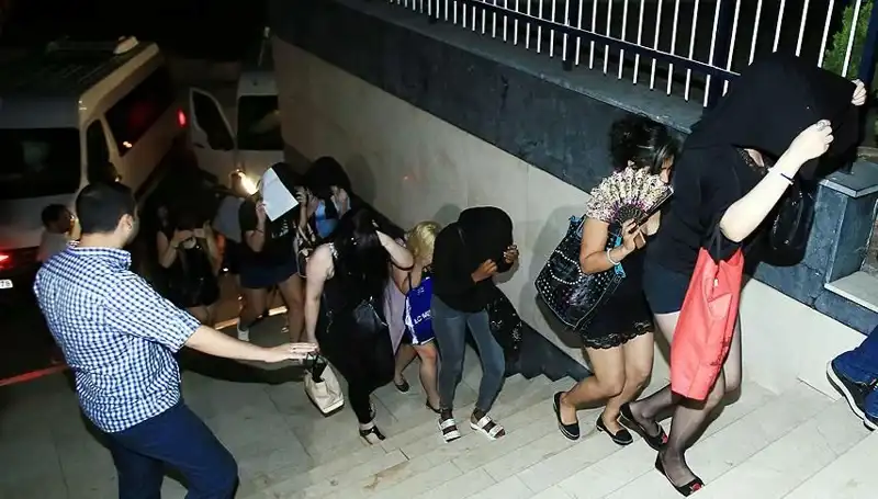 Düzce'de Fuhuş Operasyonunda 5 Zanlı Ele Geçirildi: Şoke Eden Detaylar