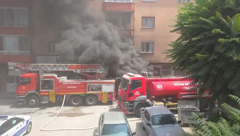 Niğde'deki Beyaz Eşya Deposunda Korkutan Yangın: İşte Tüm Ayrıntılar