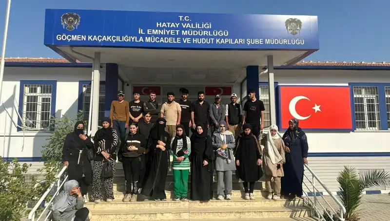 Minibüste 24 Göçmen Yakalandı: Olayın Perde Arkası Neler?