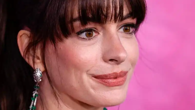 Hollywood'un Gizli Estetik Trendi: Yüzlere Ölü Deri Enjeksiyonu
