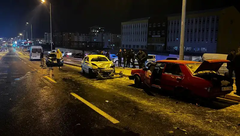 Kayseri'de 11 Araçlık Zincirleme Kaza: Yaralılar ve Maddi Hasar!