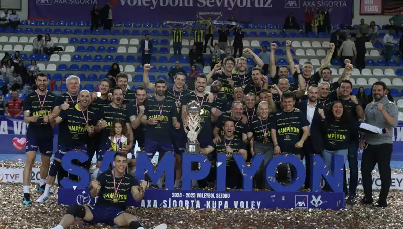 Fenerbahçe, Kupa Voley'de Şampiyonluk Yaşadı! Taraftarlar Coşkuyla Karşılıyor