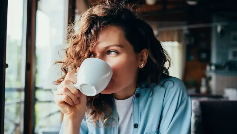 48 Yaşındaki Kadın Güne Kahveyle Başlıyordu, Sonrası Hayatını Değiştiren Bir Uyarı!