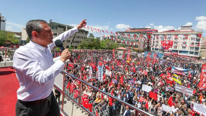 Özgür Özel'den Önemli Açıklama: Silah Bırakma Çağrısını Destekliyoruz