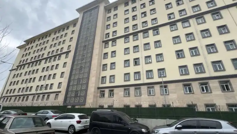 Kız Öğrenci Yurdunda Şok Olay: Takip Eden Kişi Oda Oda Aradı!