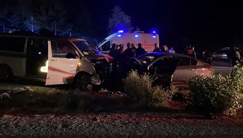 Ters Yön Faciası: Kafa Kafaya Çarpışarak Hayatları Sona Erdi