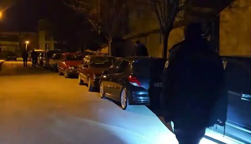 Park Halindeki Araçlara Gizli Saldırı: Hırsızların Şaşırtan Stratejisi