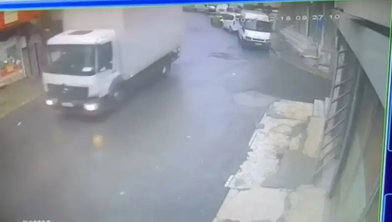 Sahte Polisler İstanbul'da 1,7 Milyon Liralık Gasp Yaptı!