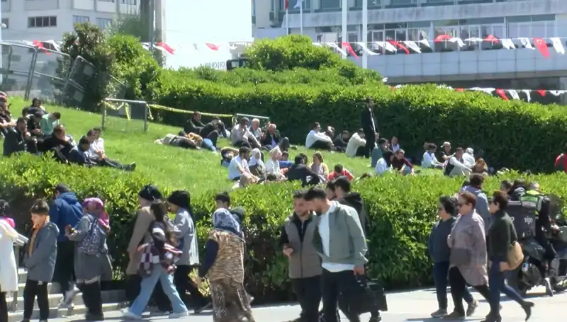 Taksim’de Deprem Yoğunluğu: İstanbul’u Neler Bekliyor?