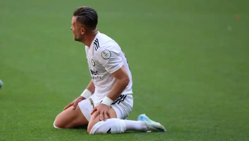 Futbol Kulüpleri Küme Düştü: İcralık ve Puan Silme Tehlikesi!