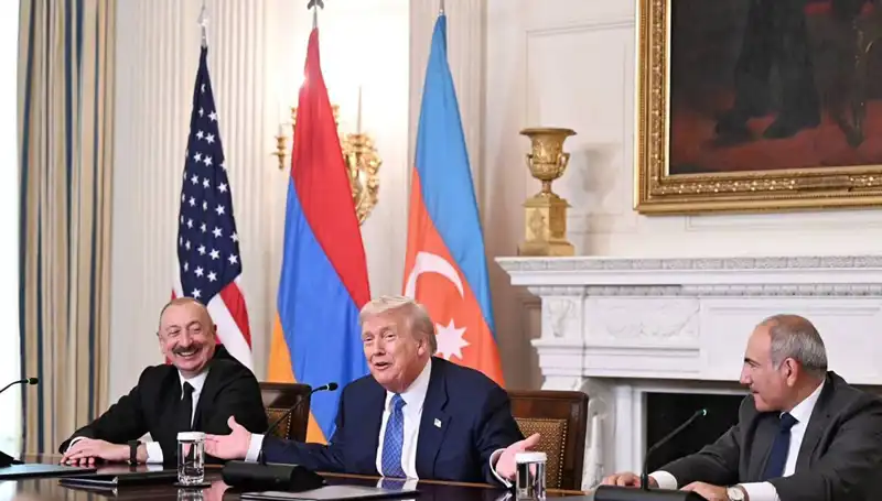 Aliyev, Ermenistan'a Anayasa Çağrısı Yaptı: Zaman Kaybına Gerek Yok