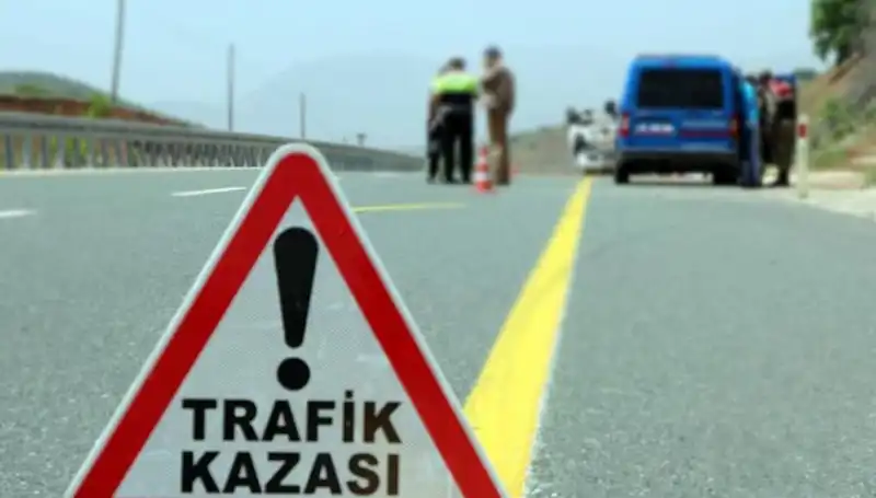 Otomobil ile Hafif Ticari Araç Çarpıştı: 6 Kişinin Hayatını Kaybettiği Kaza Detayları