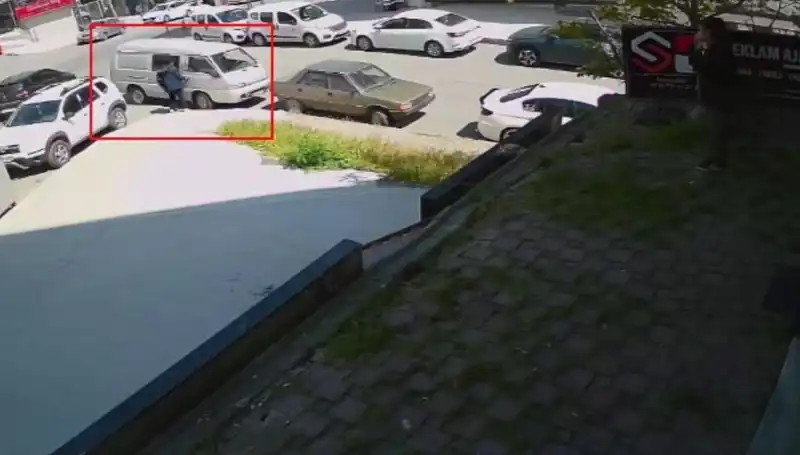 Aracını Çalmak İsteyen Hırsızı Suçüstü Yakalayan Vatandaşın Hikayesi