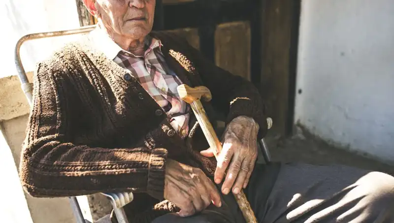 Yüz Yaşındaki Kişilerin Yüzde 16'sı Depresyon Riski Altında: Yalnızlık ve İlgi Eksikliği Tehlikesi