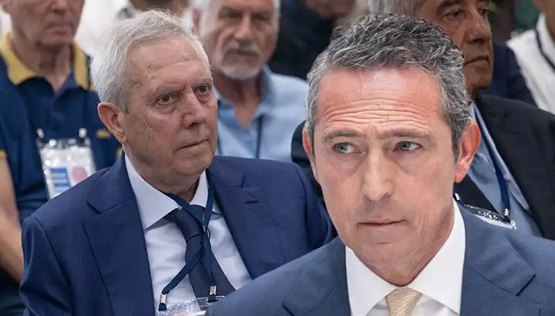 Fenerbahçe Divan Kurulu'nda Aziz Yıldırım'dan Sürpriz Adaylık Açıklaması!