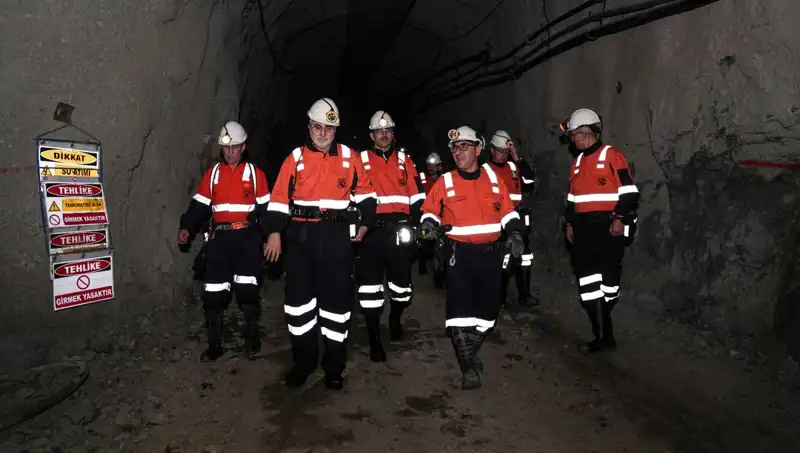 Bakan Işıkhan, Altın Madeni Ziyaretiyle Gelecek Vizyonunu Paylaştı