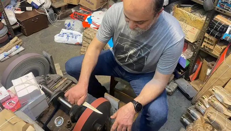 Enginar Bıçakçıları: Hasat Döneminde El Becerisi ve Alışkanlık Ön Planda