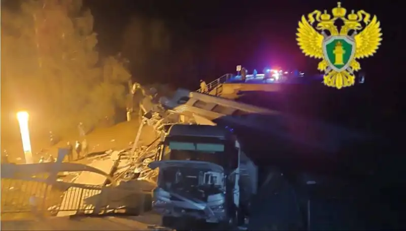 Rusya'da Çöken Köprüler ve Raydan Çıkan Trenler: Korkunç Kaza Sonrası Bilanço