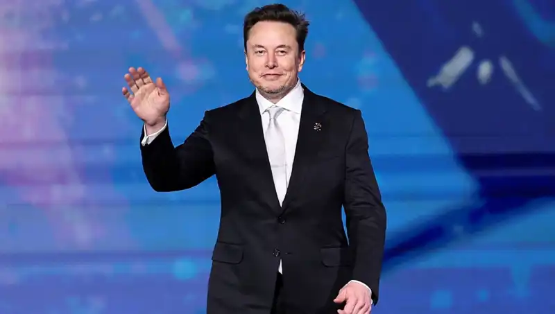 Tesla'nın Yeni Ağır Dronu: İnovasyon Mu Çağırıyor, Yoksa Bir Hata Mı?