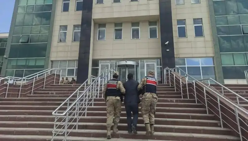 Hapis Cezasıyla Aranan Şahıs Saklandığı Yerde Gözaltına Alındı