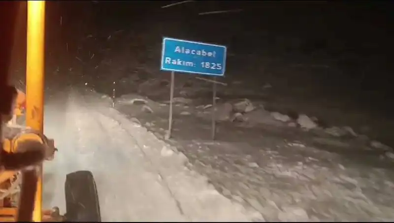 Antalya’da Beklenmedik Kar Sürprizi: Şaşkınlık Yaratıyor!