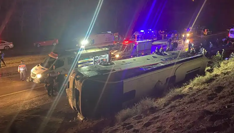 İşçi Servisi Kaza Yaptı: 23 Yara ile Hastanelik Oldular