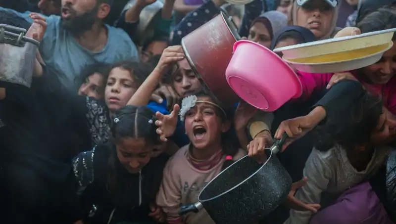 Gazze'nin Çığlığı: Açlık Krizi Derinleşiyor, Un Stokları Tükendi!