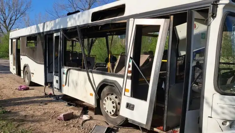 Rus Saldırısında İşçileri Taşıyan Otobüs Hedef Alındı: 9 Ölü, Onlarca Yaralı