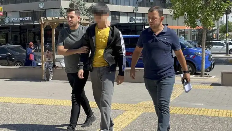Tartışma Sonrası Ağabeyini Bıçaklayan Genç Gözaltına Alındı