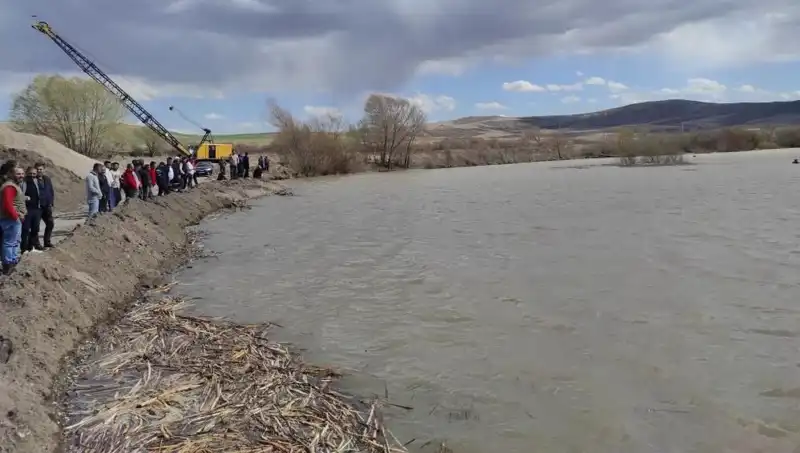 Kızılırmak Nehri'nde 17 Yaşındaki Mehmet'ten Acı Haber Geldi